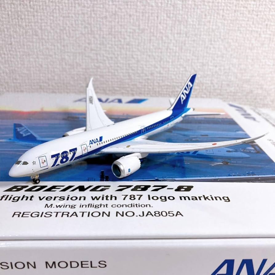 Amazon.co.jp: 全日空商事 ANA ボーイング 787-8 1/400 滑走路付