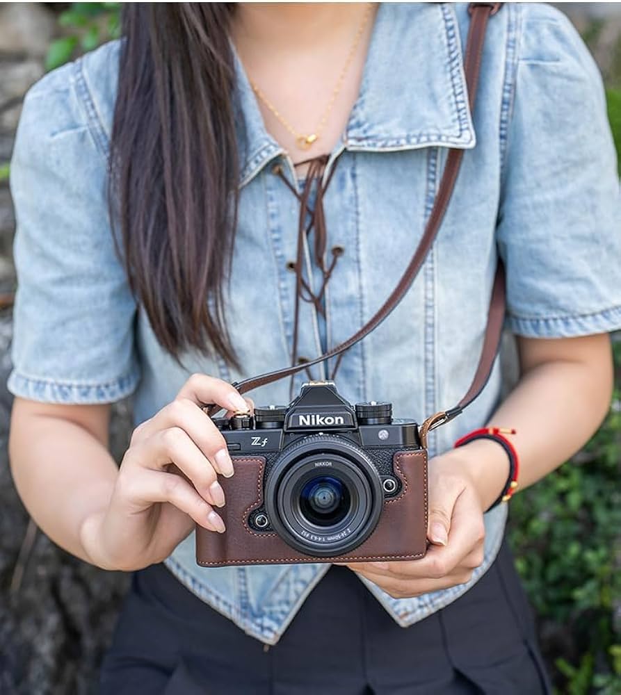 Amazon | 本革カメラハーフケースカバー ハンドグリップ付き Zf Zf