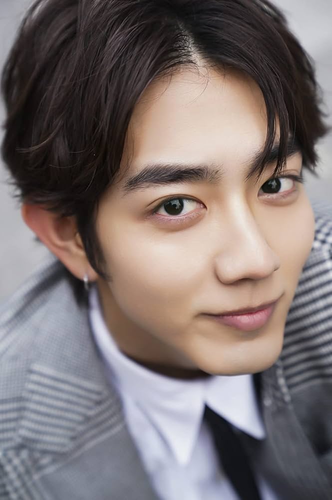 Amazon.co.jp: 駒木根葵汰 1st写真集 Key : 駒木根 葵汰: 本