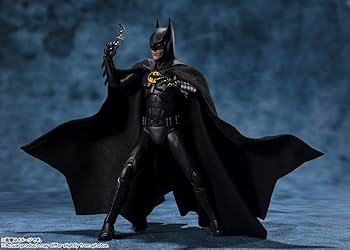 Amazon.com: TAMASHII NATIONS - The Flash - Batman, Bandai Spirits