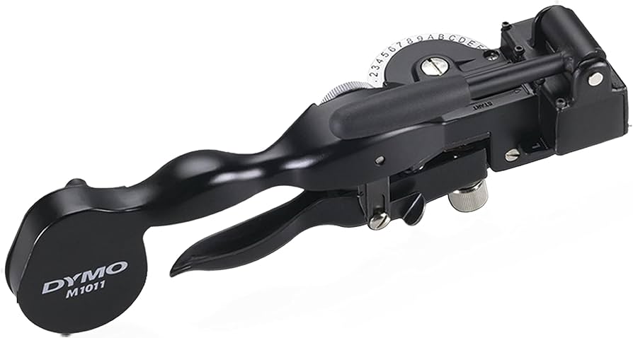 Amazon.co.jp: DYMO M1011 METAL TAPE EMBOSSER by DYMO : 文房具