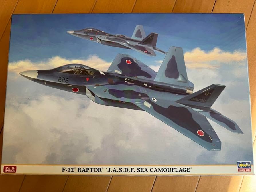 Amazon.co.jp: F22 ラプター 航空自衛隊 洋上迷彩 ハワ 1:72 : おもちゃ