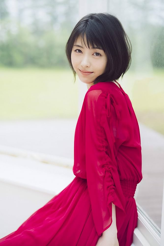 Amazon.co.jp 限定】浜辺美波 2020カレンダーブック 限定絵柄ポスト