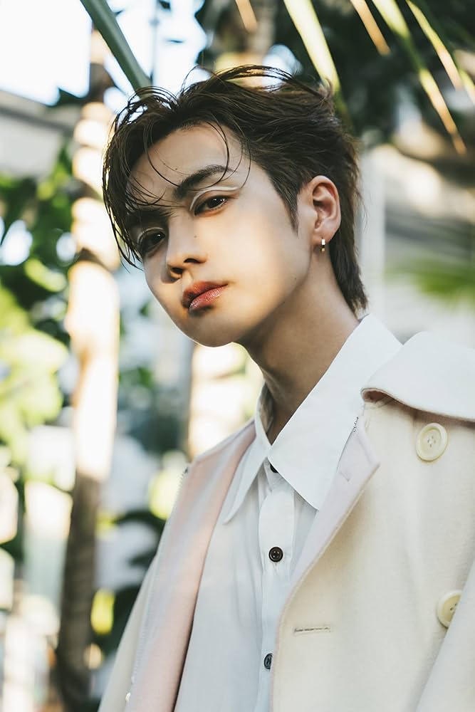 Amazon.co.jp: 吉野北人1st写真集『As i』通常版(サイン入り特製写真