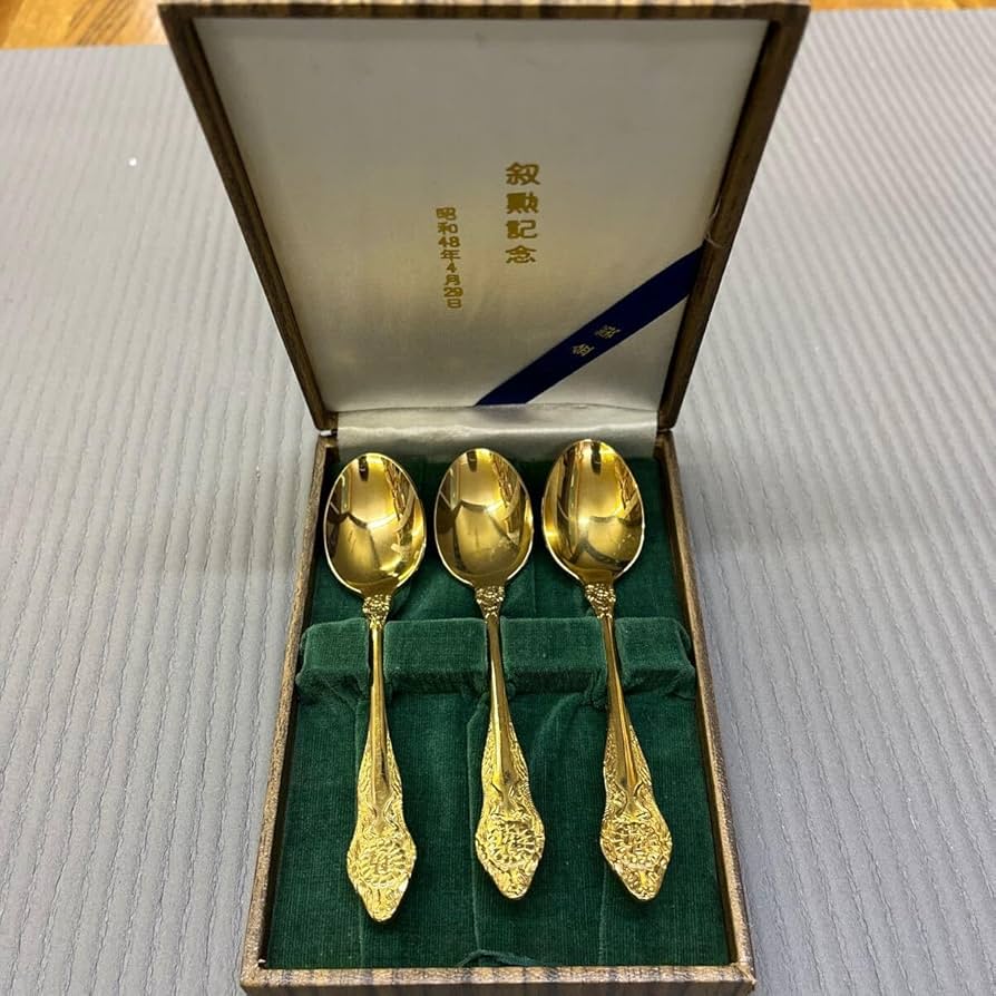 Amazon.co.jp: A6-136 叙勲記念 スプーン 金メッキ : ホーム＆キッチン