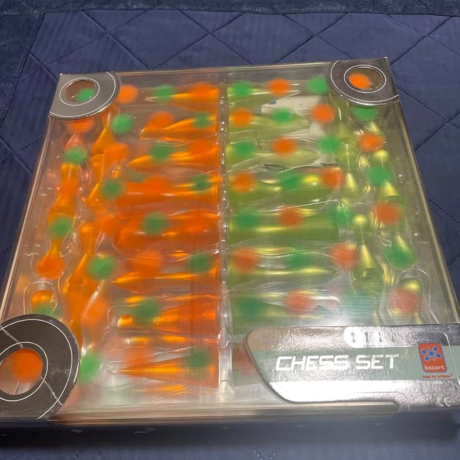 Amazon.co.jp: カリム ラシッド Karim Rashid チェスセット : おもちゃ