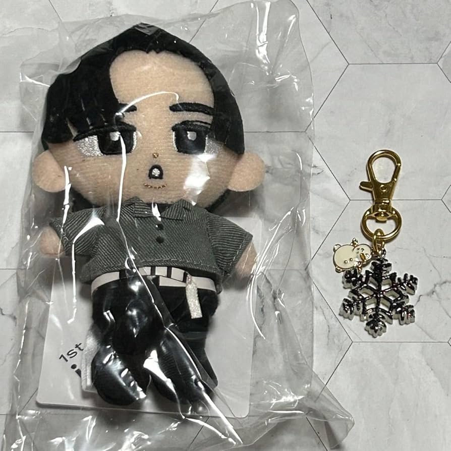 Amazon.co.jp: Snow Man すのチル ぬいぐるみ 目黒蓮 : おもちゃ