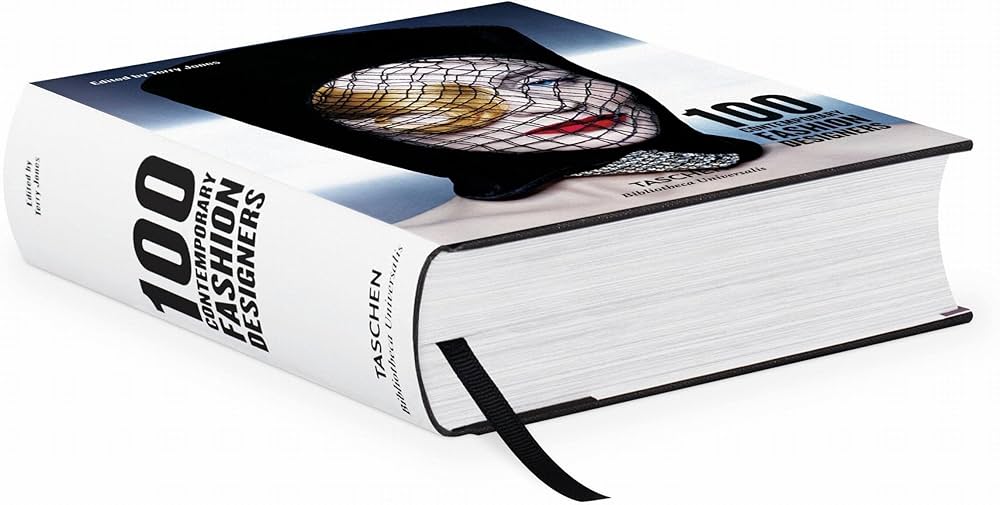 100 Contemporary Fashion Designers (Bibliotheca Universalis