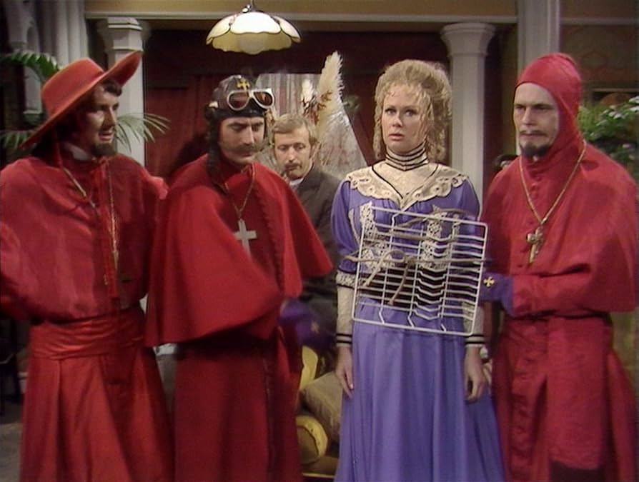 Amazon.co.jp: 空飛ぶモンティ・パイソン コンプリート Blu-ray BOX