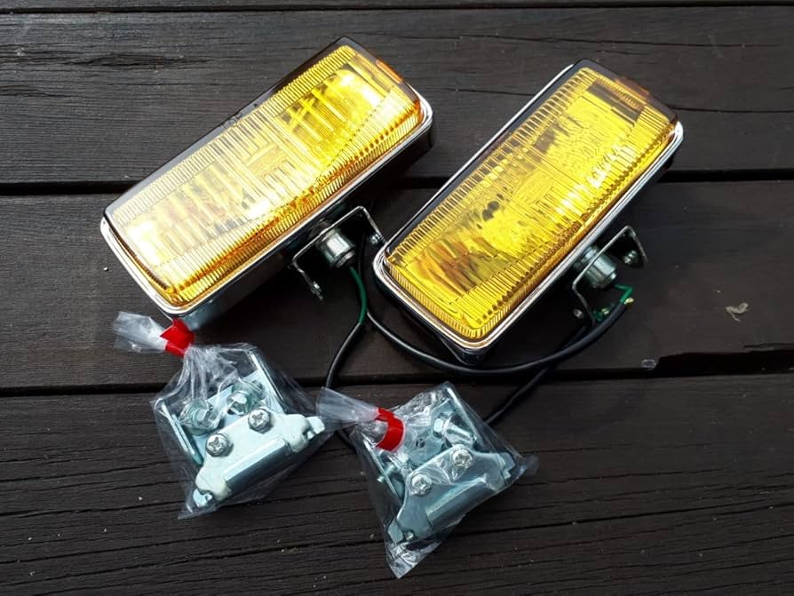 Amazon.co.jp: □小糸製作所 KOITO 角型 イエロー フォグランプ