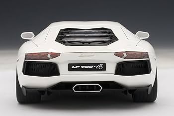 Amazon.co.jp: AUTOart 1/18 ランボルギーニ アヴェンタドール LP700-4