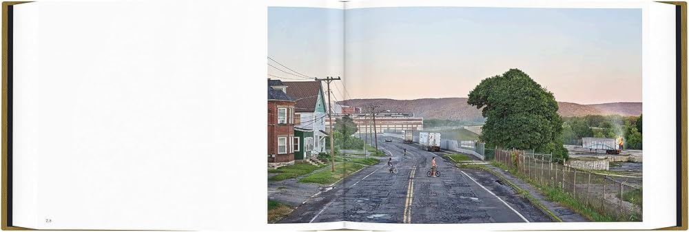 Amazon | Gregory Crewdson: Alone Street | Crewdson, Gregory, Oates