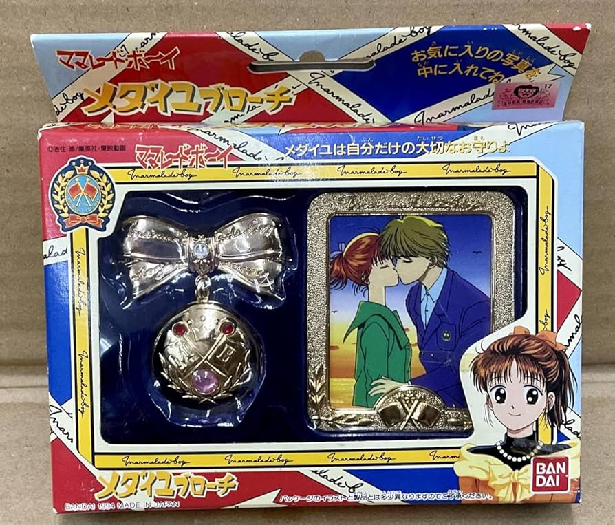 Amazon.co.jp: メダイユブローチ ママレード ボーイ 1994 : ファッション