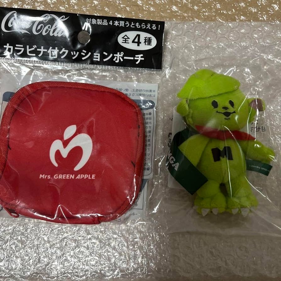 Amazon.co.jp: めめる メメル キーホルダー ミセス P : ファッション