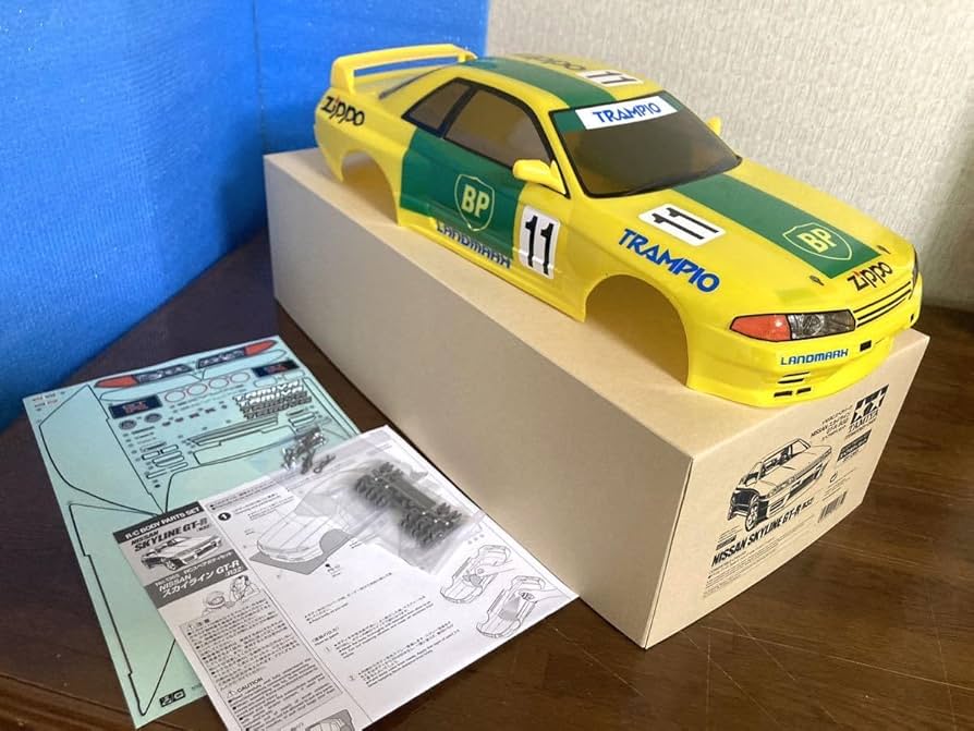 Amazon | 塗装済み BPオイルトランピオGT-R 風塗装 R32スカイライン 1