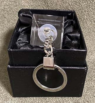 Amazon.co.jp: コードヴェイン CODE VEIN 血涙クリスタルキーホルダー