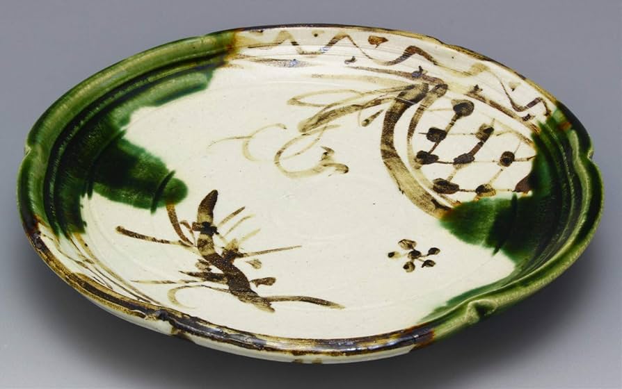 Amazon｜瀬戸焼 中島塩草 「 織部のうつわ 」 8寸皿 大皿 約直径24cm