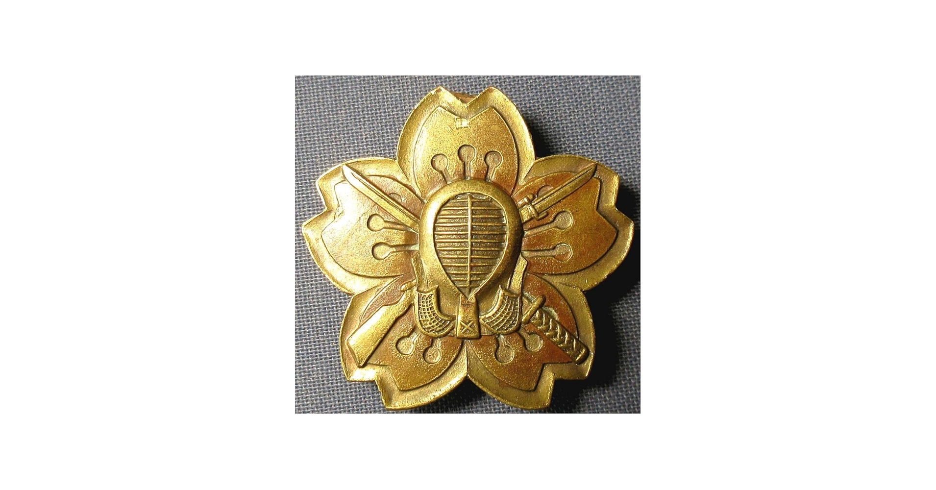 Amazon.co.jp: 日本軍 勲章 銃剣術徽章 第一種 : おもちゃ