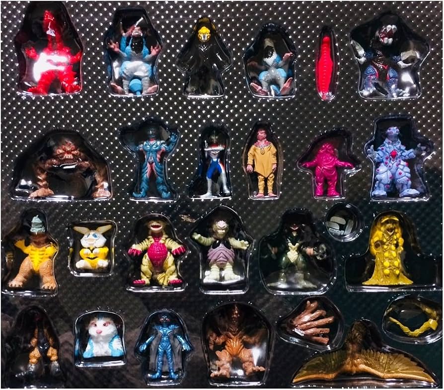 Amazon.co.jp: ウルトラモンスター超全集 ウルトラマンダイナ光臨編