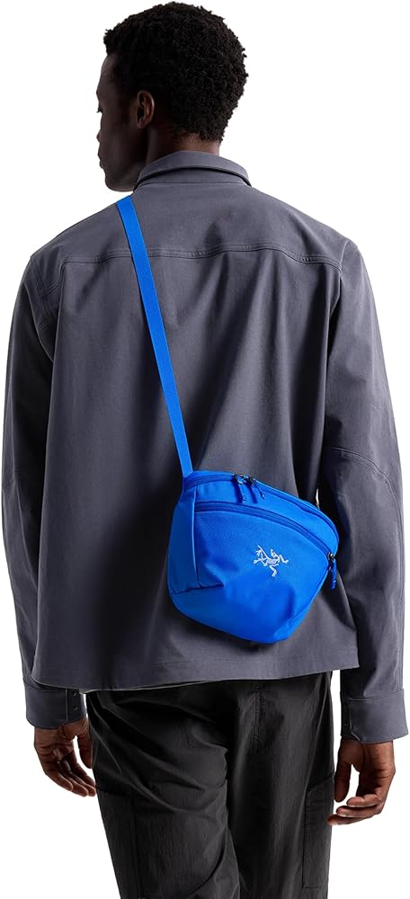 Amazon.com | Arc'teryx Mantis 2 Waist Pack Unisex | Versatile 2.5L