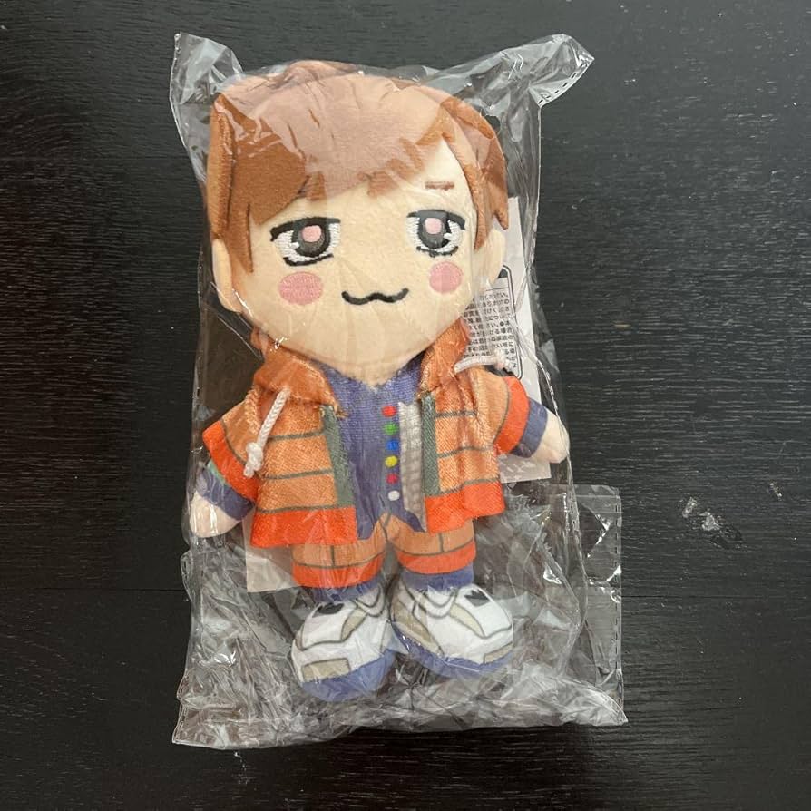 Amazon.co.jp: 歌い手 めいちゃん ぬいぐるみ Z : おもちゃ