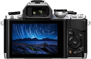 Amazon | OLYMPUS ミラーレス一眼 OM-D E-M10 ボディ シルバー OM-D E