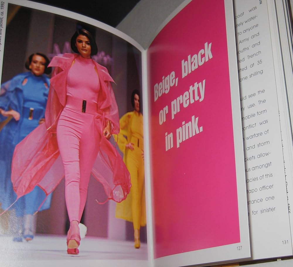 Amazon.com: The Trench Book: 9782759401635: Nick Foulkes: 圖書