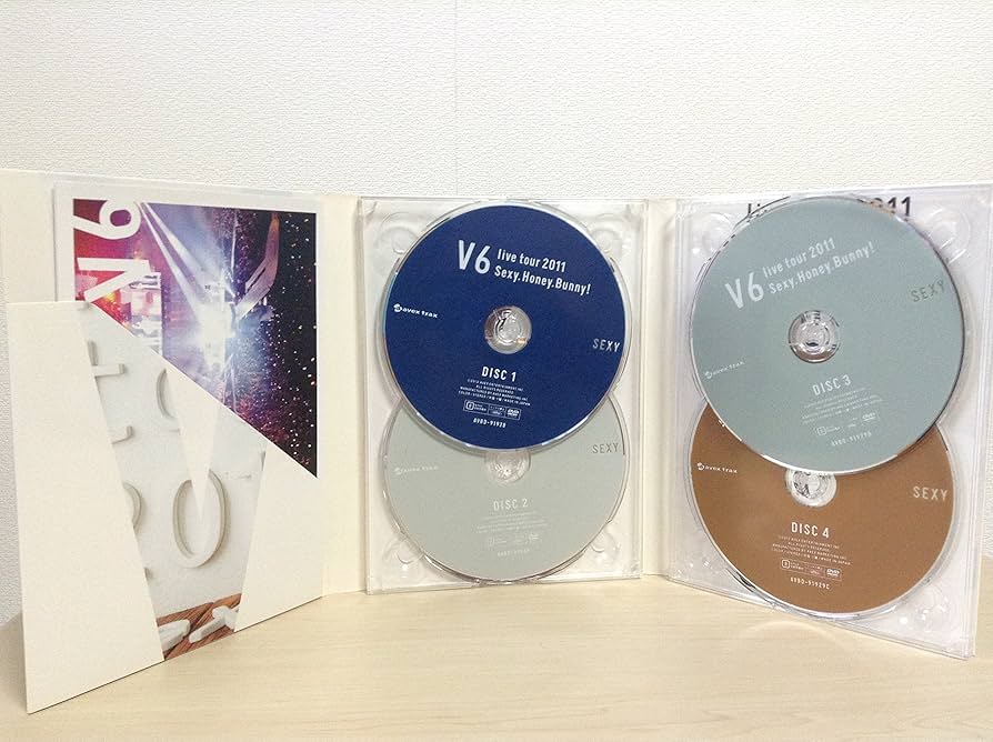 Amazon.co.jp: V6 live tour 2011 Sexy.Honey.Bunny!(Sexy盤)(初回生産