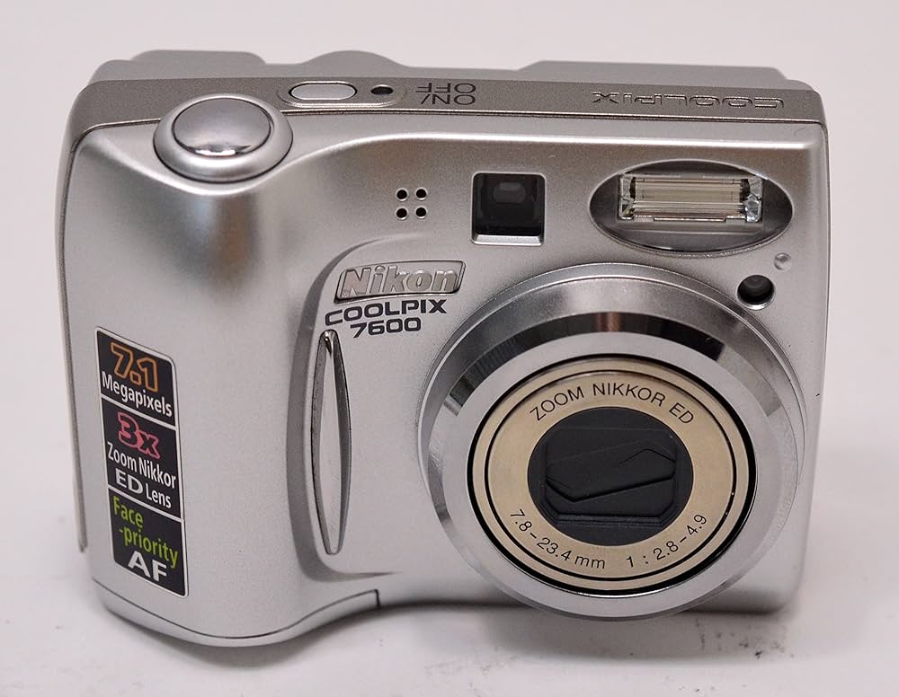 Amazon | Nikon Coolpix 7600 7MP デジタルカメラ 光学ズーム3倍
