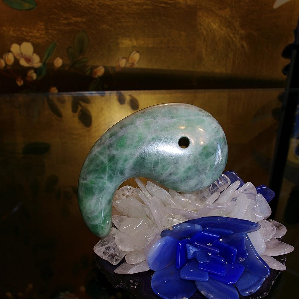 Amazon | theory xyz 糸魚川翡翠 勾玉 置物 91mm 純国産 翡翠勾玉 特大