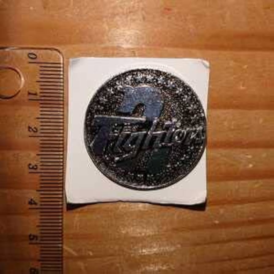 Amazon.co.jp: 日本ハムファイターズ 旧ロゴマーク バッジ 検: 野球