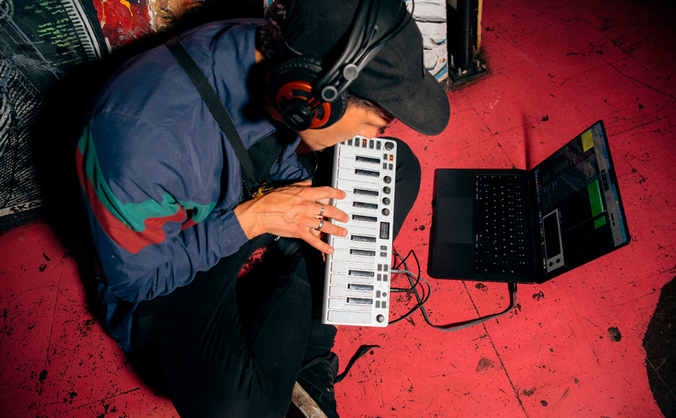 Amazon | ESI Xsynth(エックスシンセ) 超薄型25鍵シンセサイザー