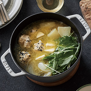 Amazon｜staub ストウブ 「 ワナベ リリーカンパーニュ S 16cm 」両手