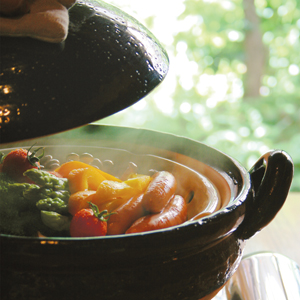 Amazon｜長谷園 土鍋 ヘルシー 蒸し鍋 中 27 cm 2000 ml 2-4人用 直火