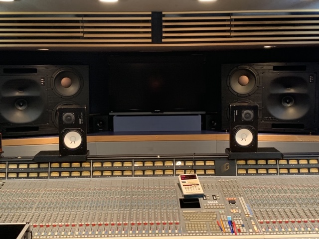 音楽スタジオで使用するモニタースピーカーの名機～YAMAHA NS-10M