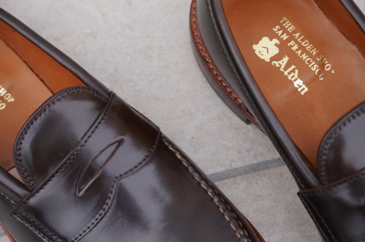 オールデンのシガーコードバンローファーで上がることにしました