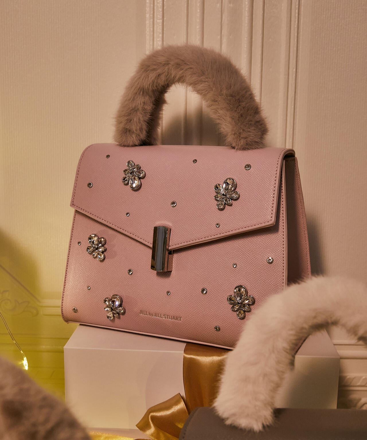 ランダムビジューファーハンドルバッグ | JILL by JILL STUART（ジル