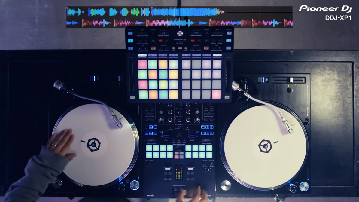 Pioneer / DDJ-XP1】ダイナミックな演奏を可能にするx32のパッドを搭載
