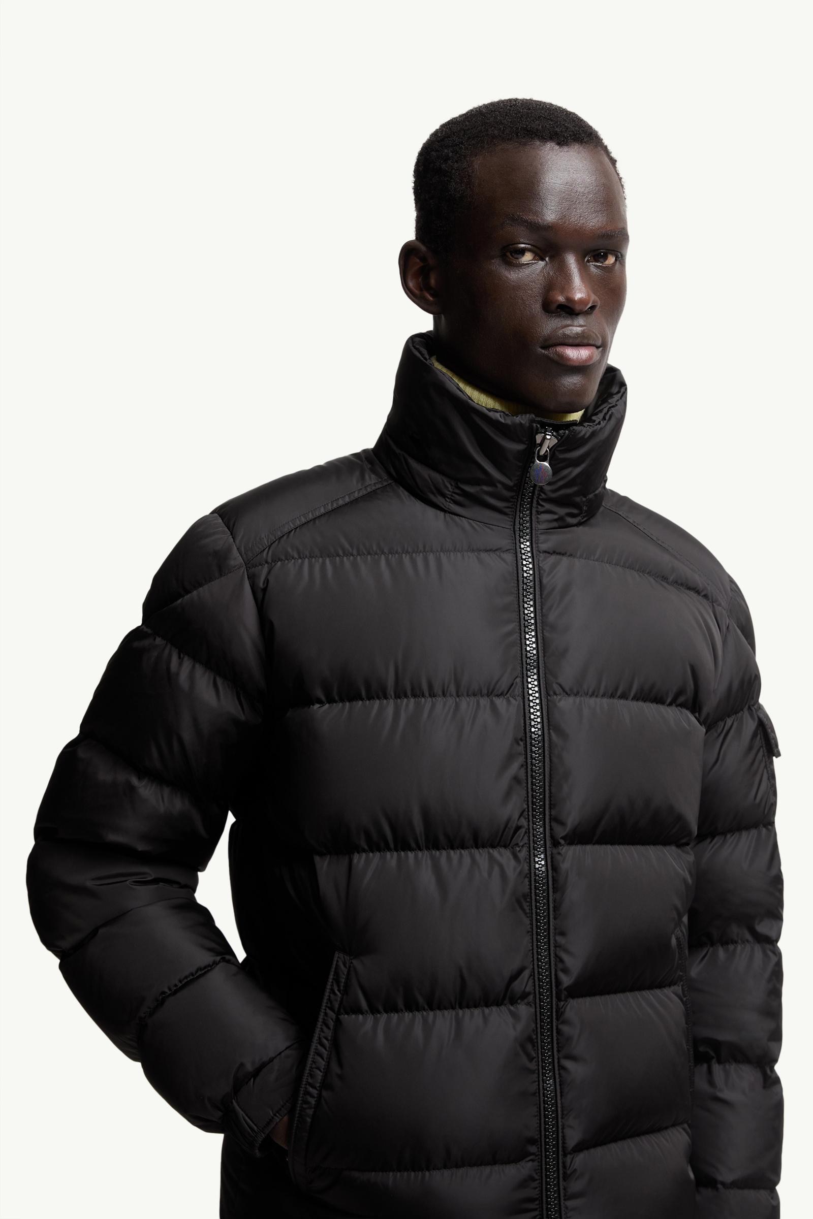 ブラック Moncler Mayaショートダウンジャケット : ショートダウン