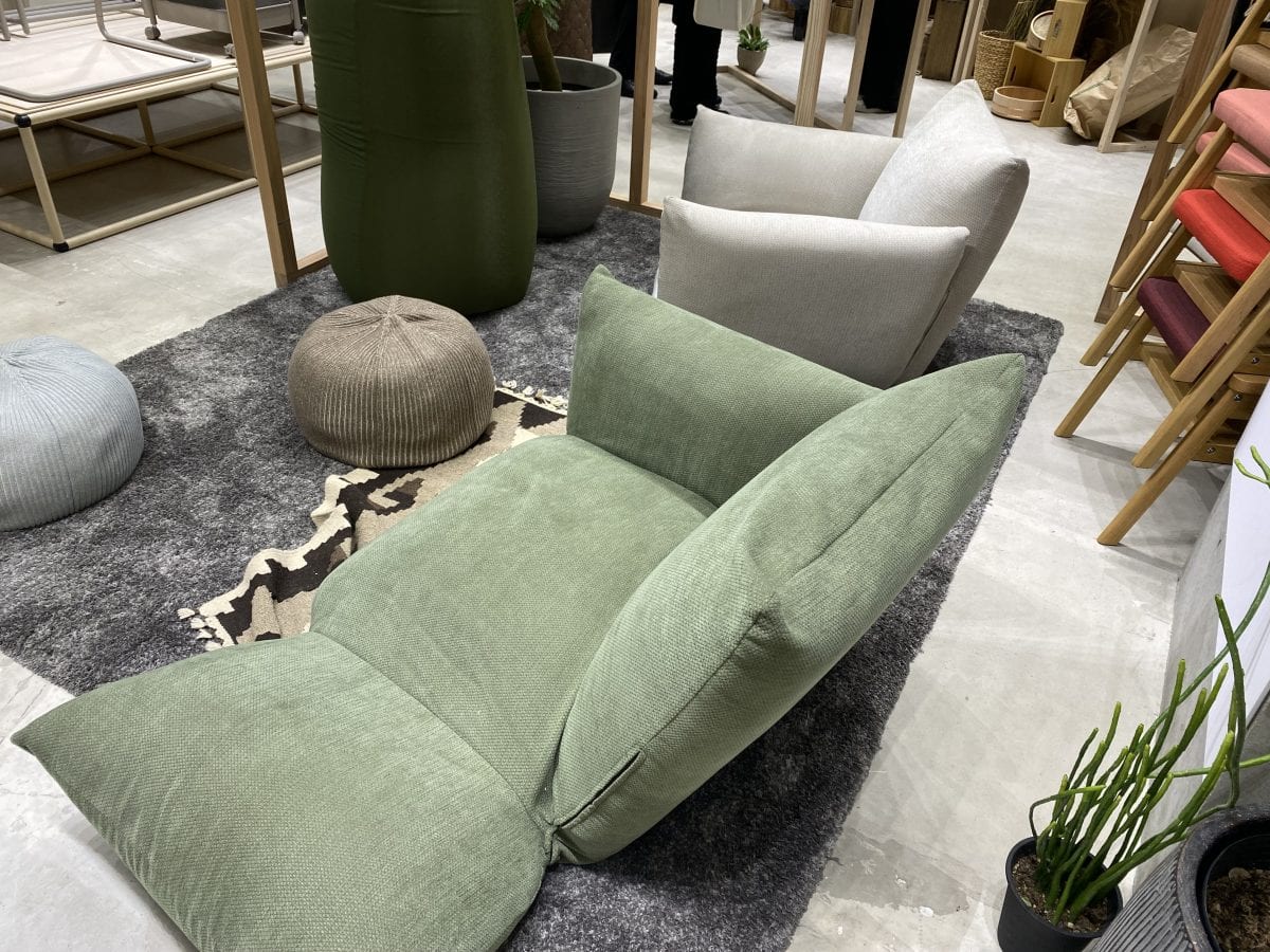 無印良品の超新作】理想の座り心地を実現!? “空気でできたソファ”ほか