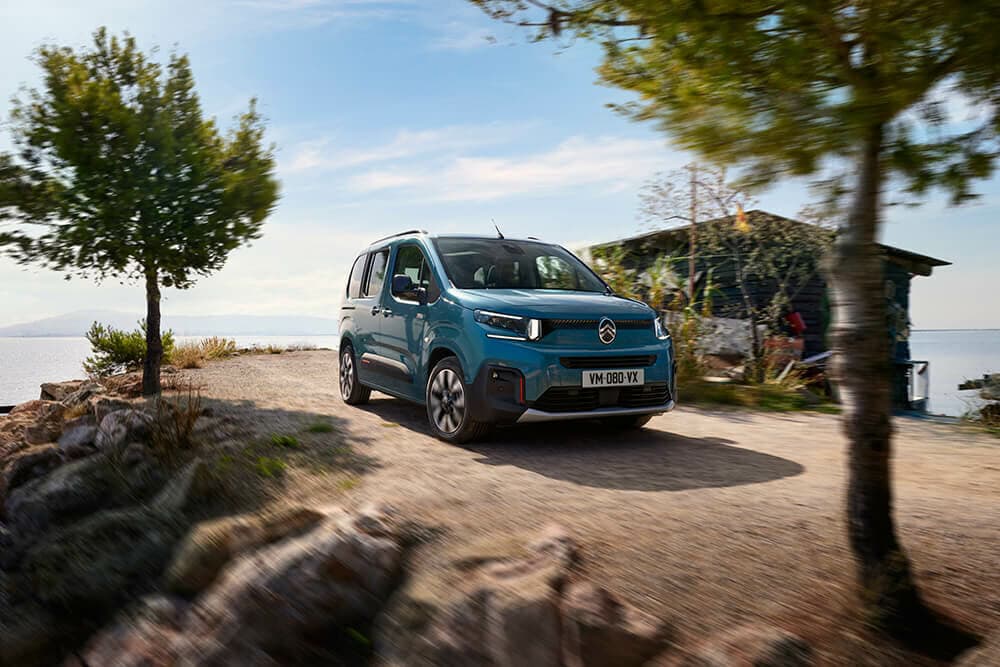 人気のマルチパーパスビークル」個性がより鮮明に！“新型シトロエン