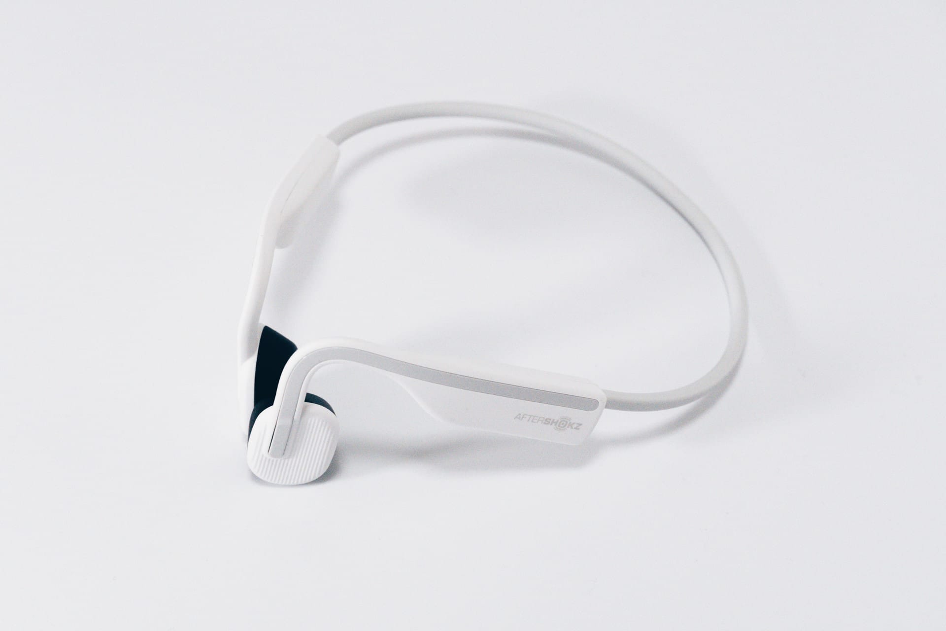 SHOKZ OpenMove レビュー／価格が手頃な骨伝導ワイヤレスイヤホン