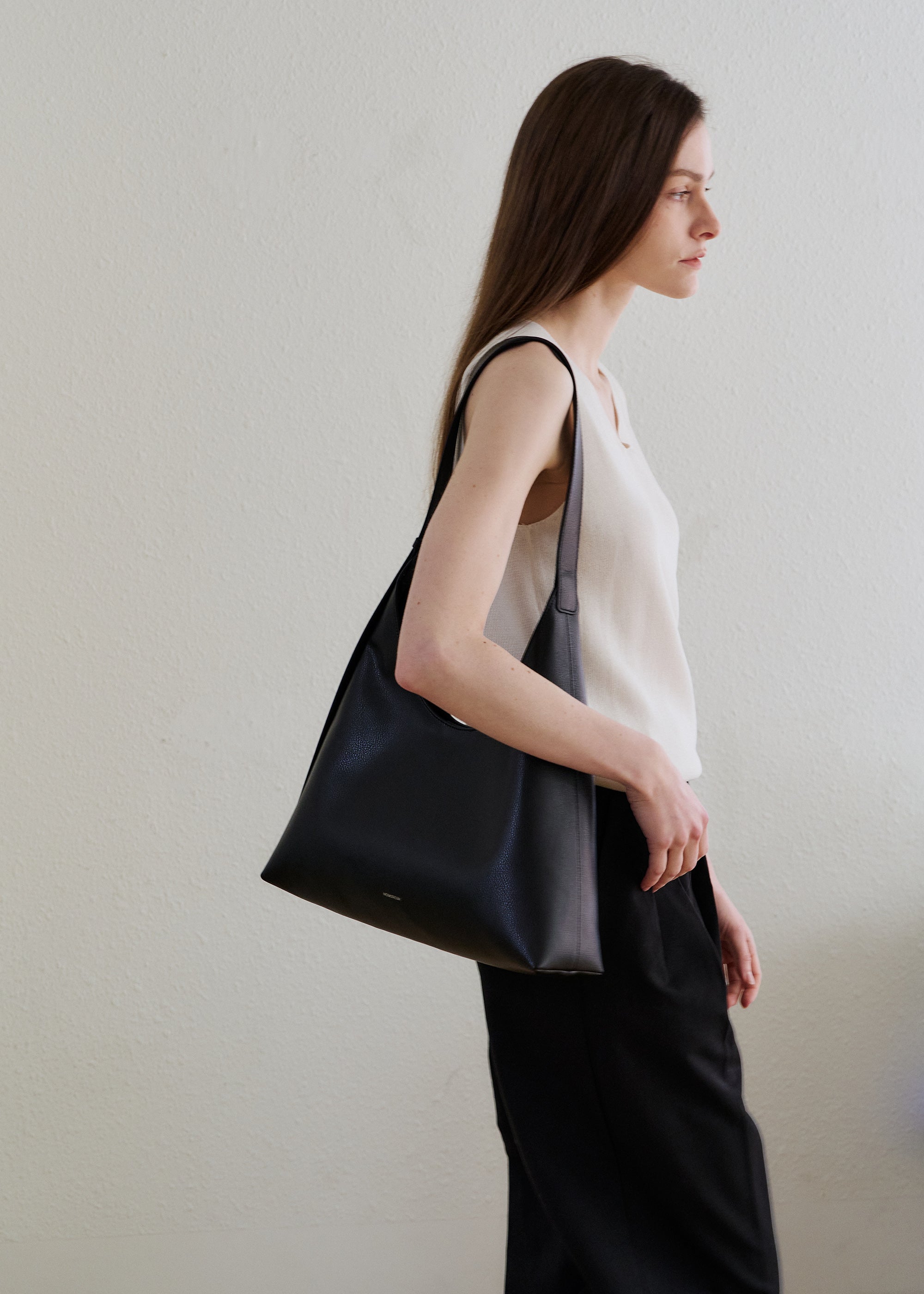 Angle Black – Monorow Indonesia