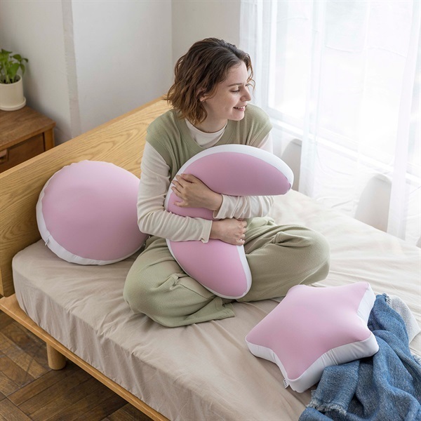 フワフワ雲のクッション（星／三日月）本体｜MOGU（モグ） 本店