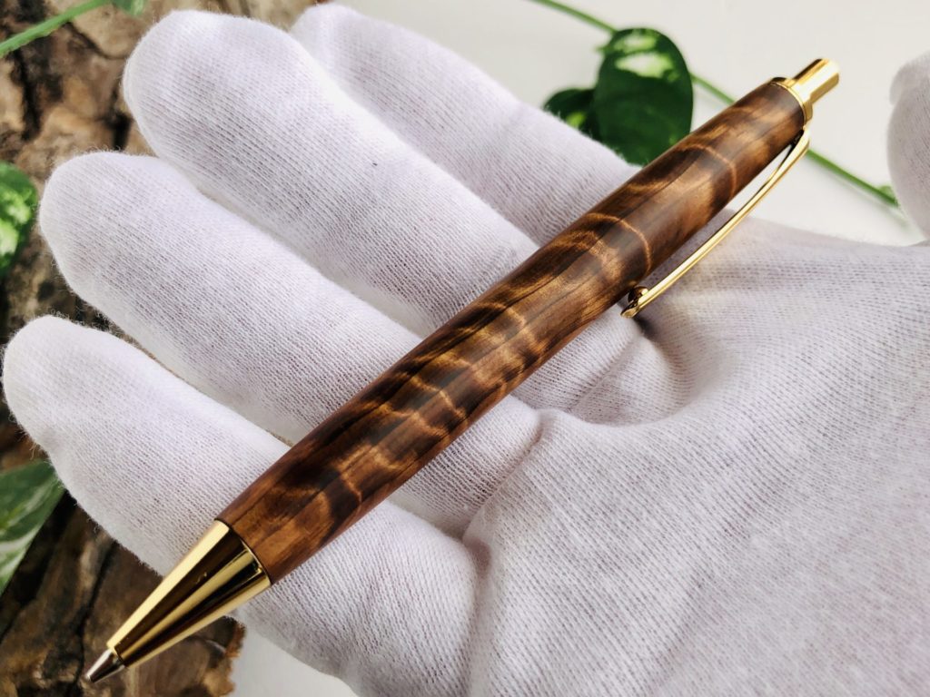 牛皮】お待たせいたしました。木軸 手作り 木のシャープペンシル 牛皮