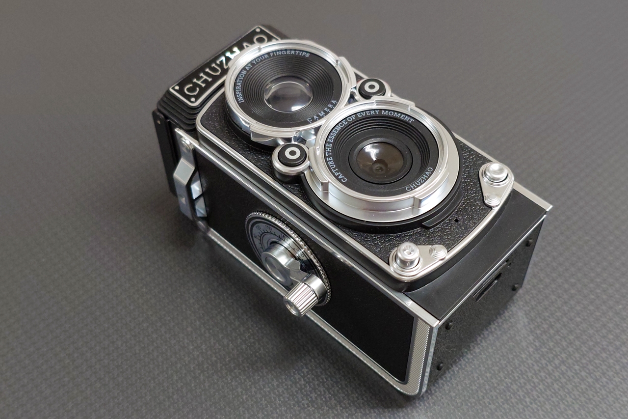 小型で遊べる二眼デジカメ『CHUZHAOミニレトロデジタルカメラ』を買っ