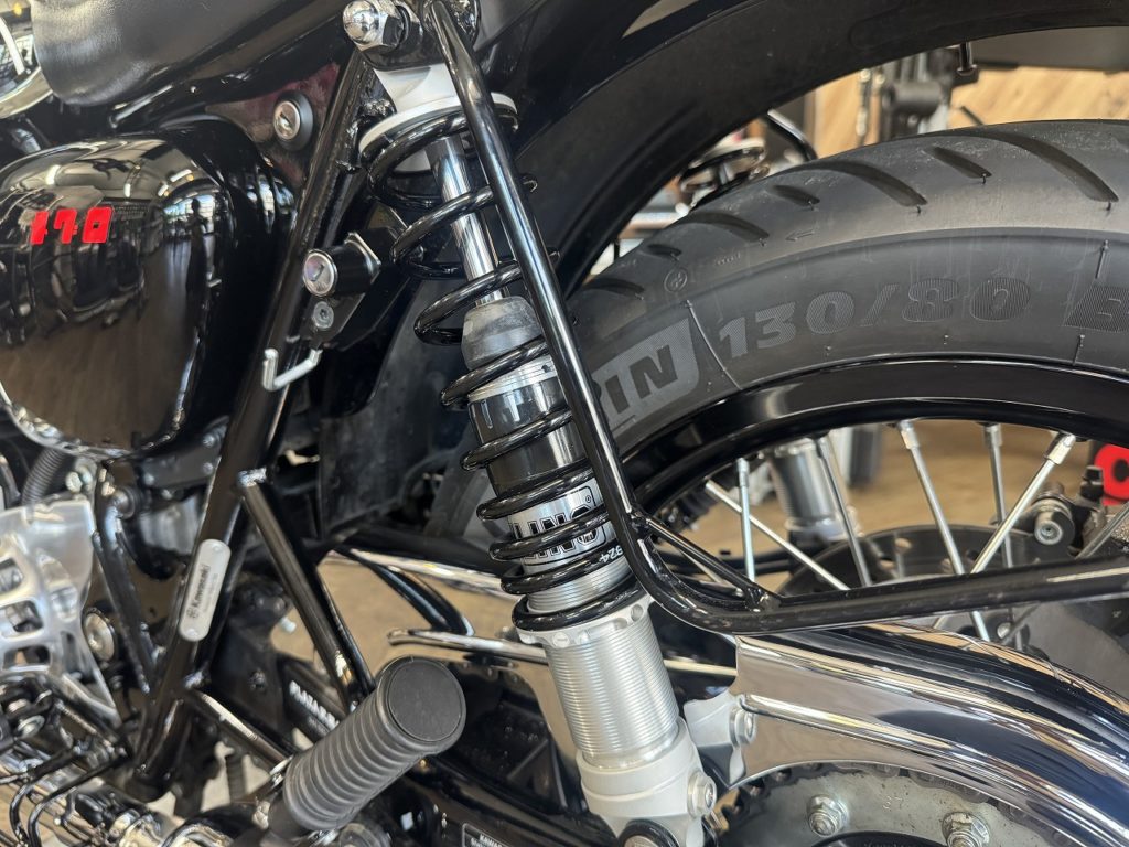 kawasaki MEGURO K3 OHLINS(オーリンズ) S36D リアサスペンション交換