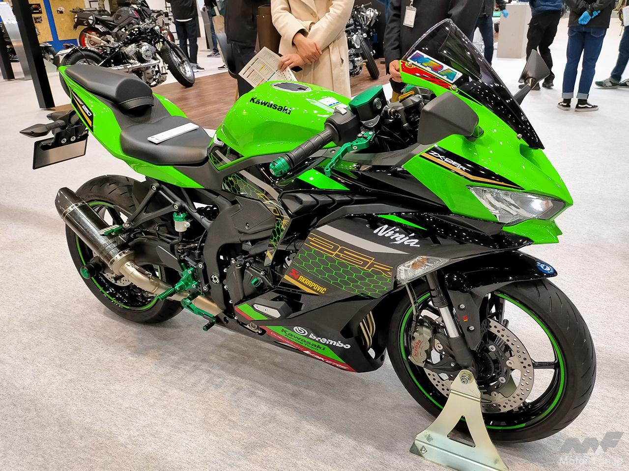 ライムグリーンのカワサキワークスカラーを細部に活かしたプロトの