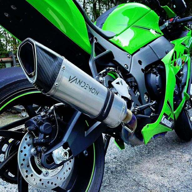 Akrapovic(アクラポヴィッチ)・フルエキゾーストマフラー・Evolution