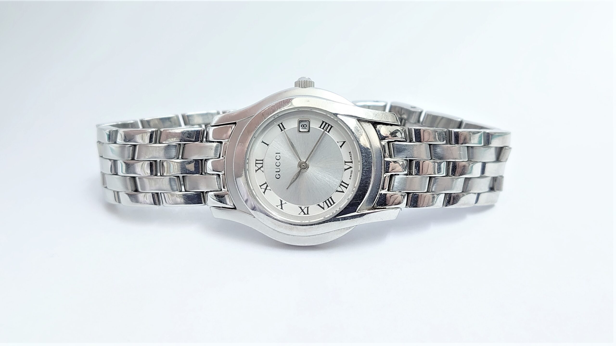 針が一気に4秒進む… GUCCI グッチ 5600Lの電池交換